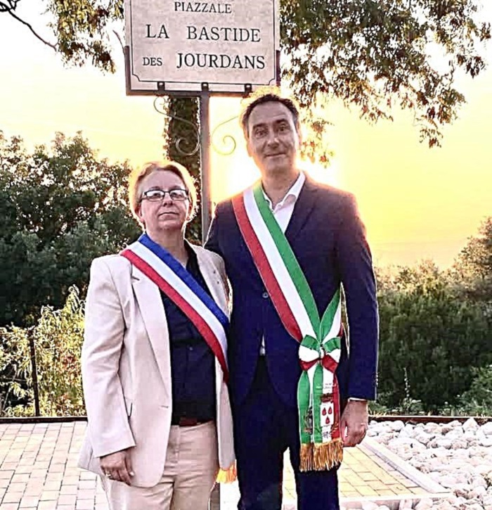 immagine notizia (ptn) Calvi dell’Umbria, ospitata la delegazione della cittadina di La Bastide-des-Jourdans per celebrare i 20 anni di gemellaggio